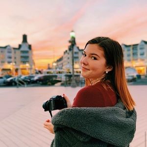 Meet your Posher, Cait